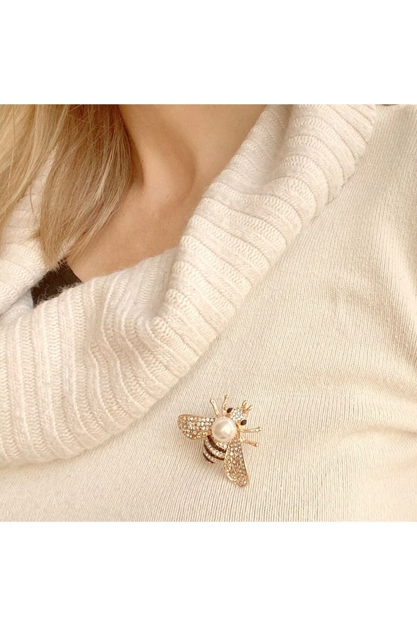 QueenMee Accessories Bee Brooch Gold Pearl Pin Crystal